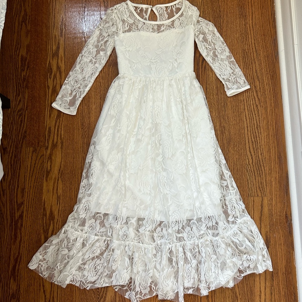 Lace off-white dress, sweet heart neck line w/ lining - Picture 2 of 9